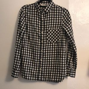 Cute Old Navy soft black and white plaid, long sleeve shirt